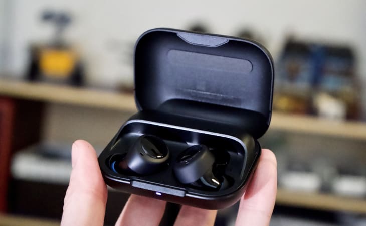 Tai nghe không dây Amazon Echo Buds