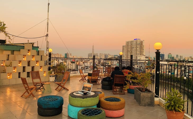 Place in Saigon Cafe – Quán Cafe Trên Nóc Nhà Ở Sài Gòn
