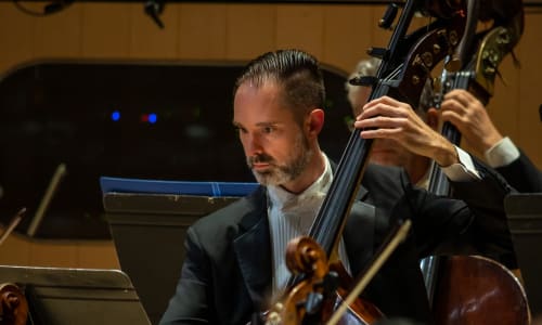 Jeffrey Beecher playing the double bass