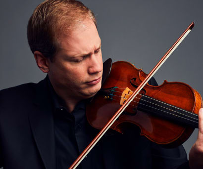 Jonathan Crow playing the violin