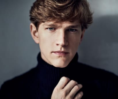 Jan Lisiecki headshot