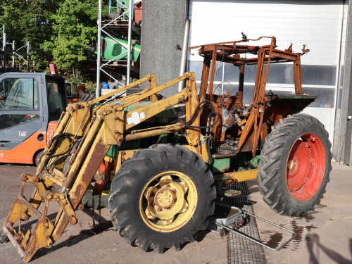 John Deere 2040