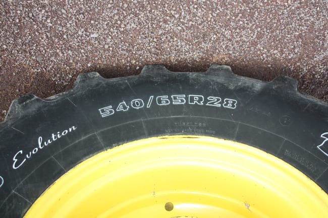 John Deere 6910 - slideshow 15