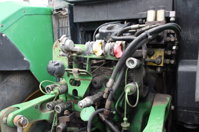 John Deere 6910 - slideshow 8