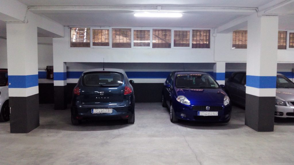 Fotografía 2 de venta-parking-entero-en-el-clot-barcelona