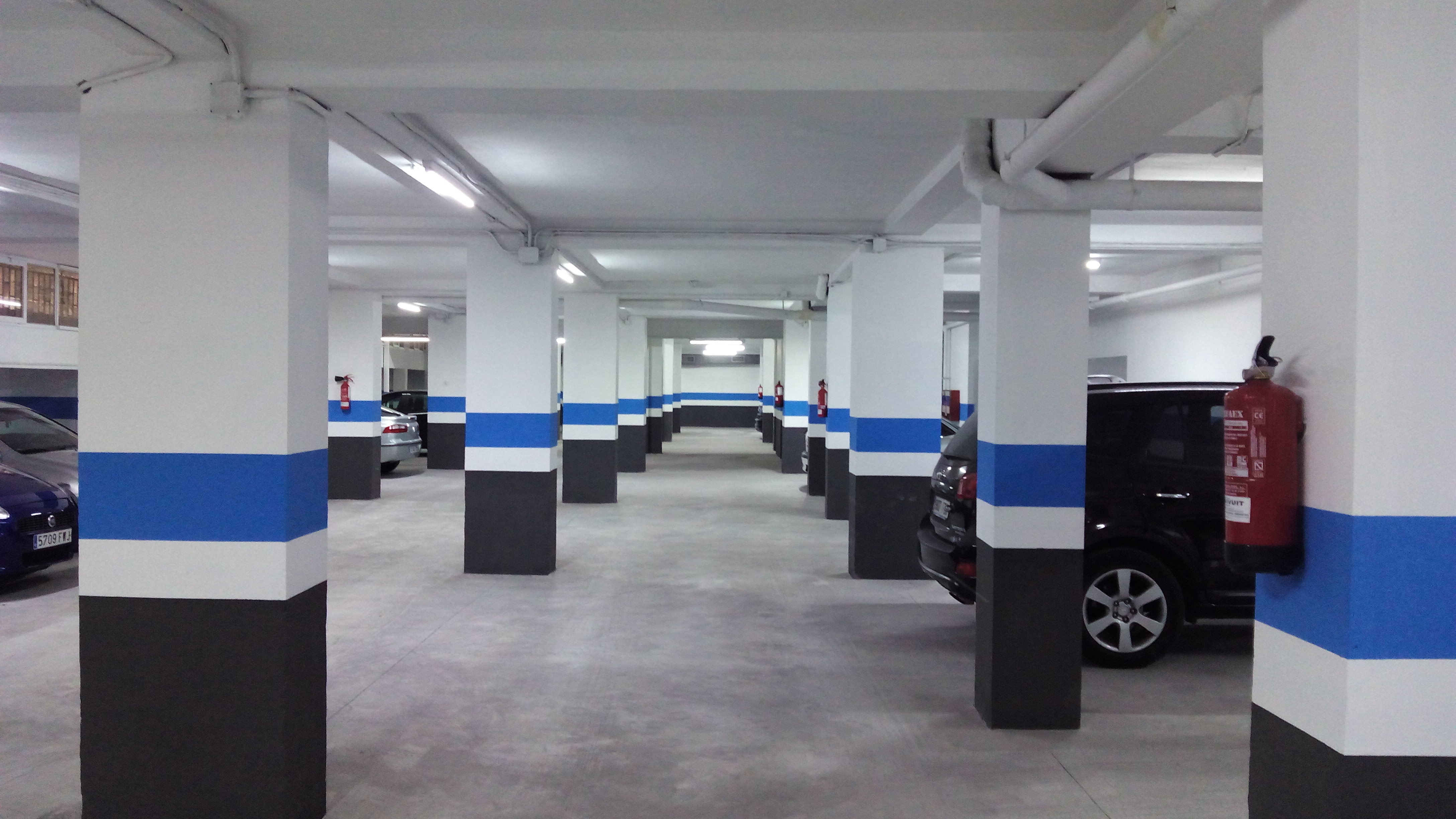 Fotografía 3 de venta-parking-entero-en-el-clot-barcelona
