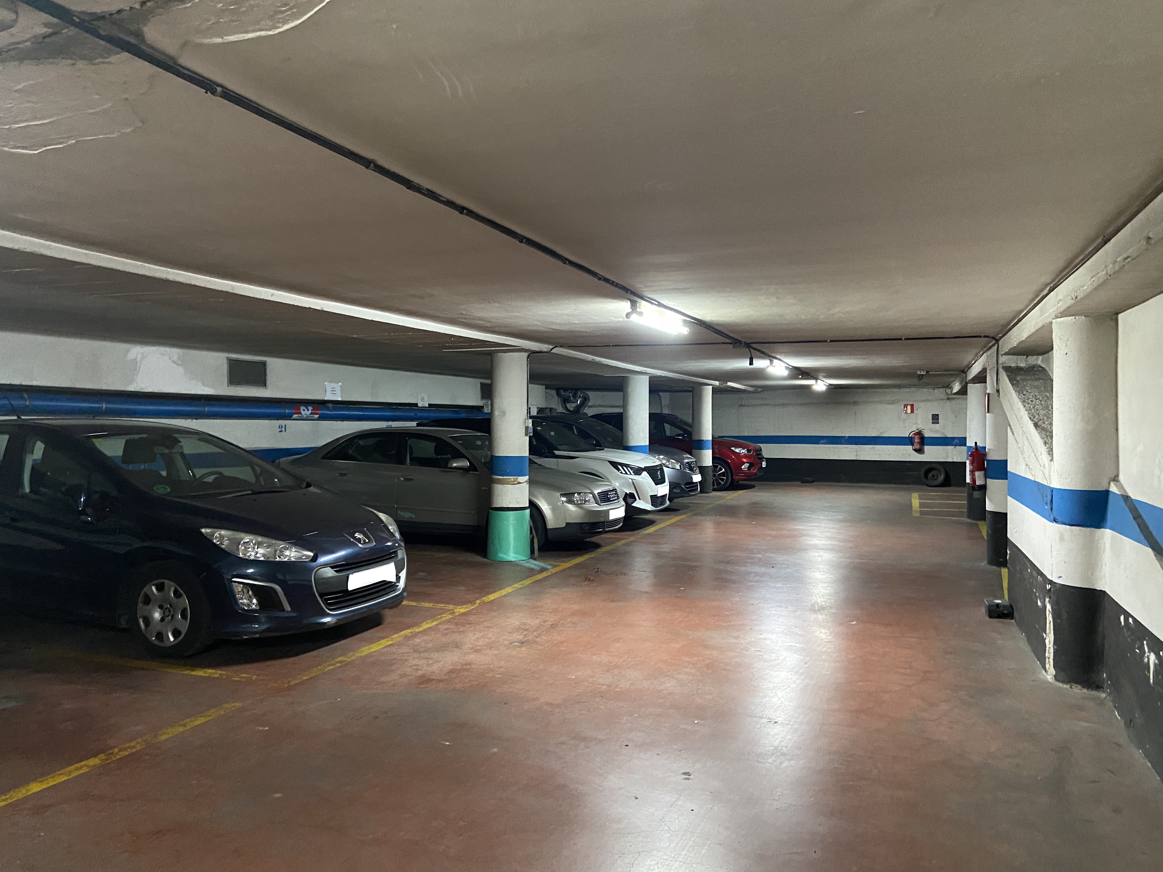 Fotografía 3 de venta-de-66-plazas-de-parking-en-terrassa