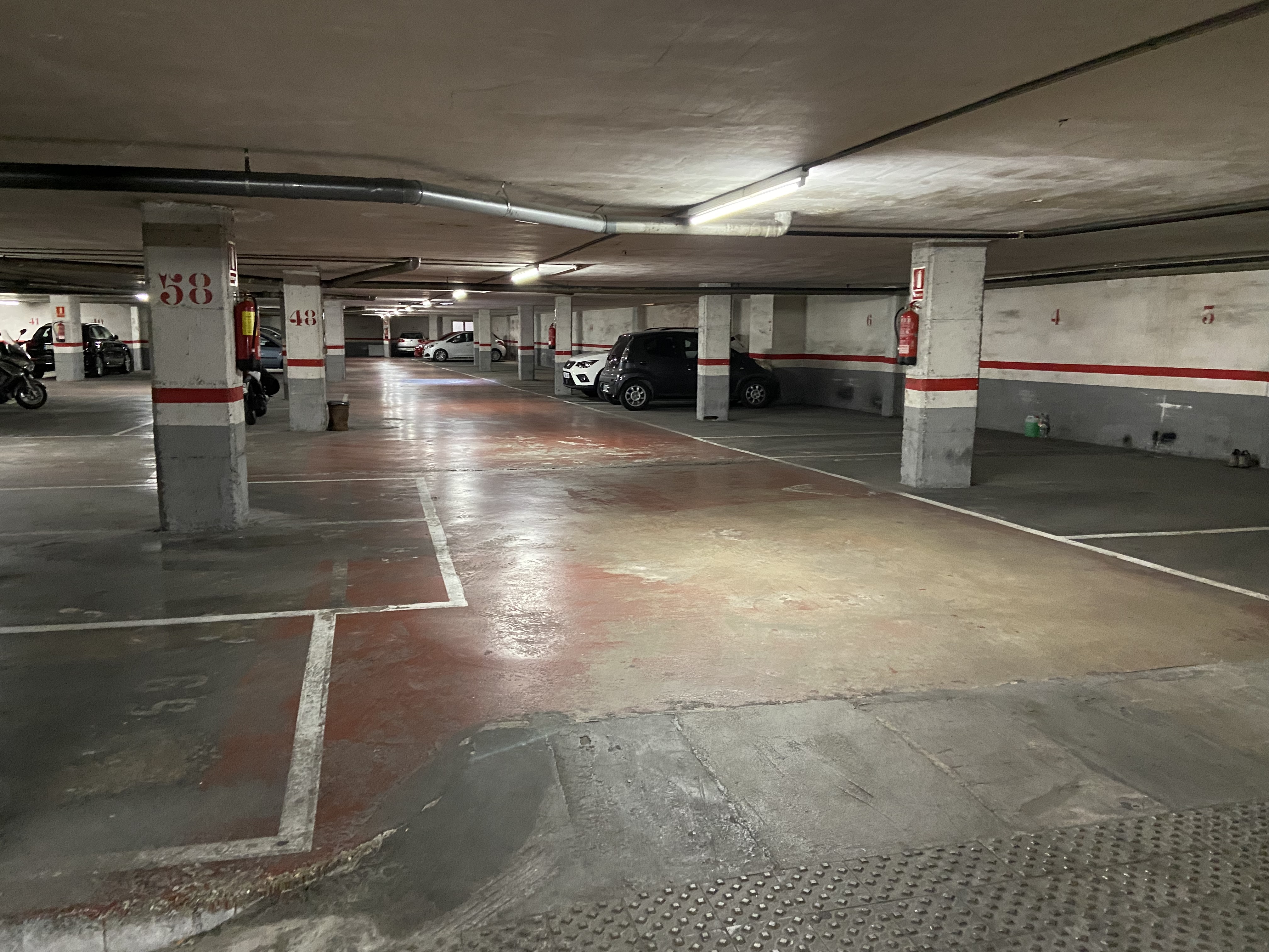 Fotografía 2 de lote-en-carrer-puig-i-valls-entre-bonsoms-y-riera-blanca-barrio-de-sants-barcelona