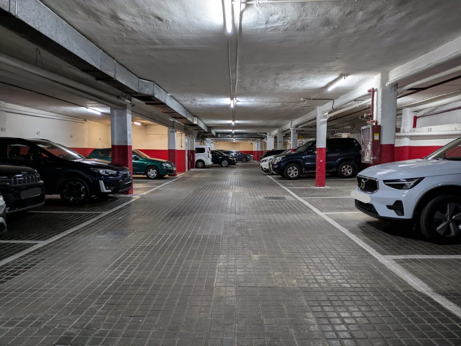 Fotografía 3 de parking-entero-a-la-venta-en-principe-pio-madrid