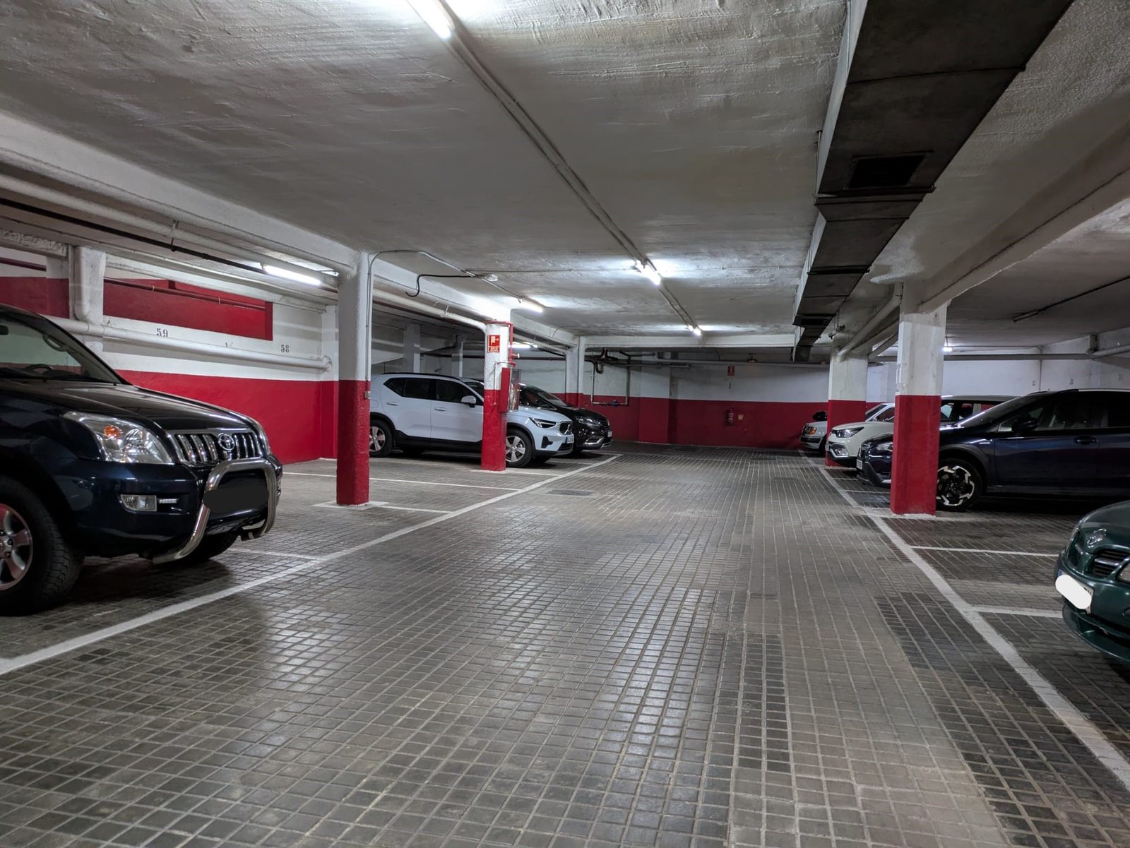 Fotografía 4 de parking-entero-a-la-venta-en-principe-pio-madrid