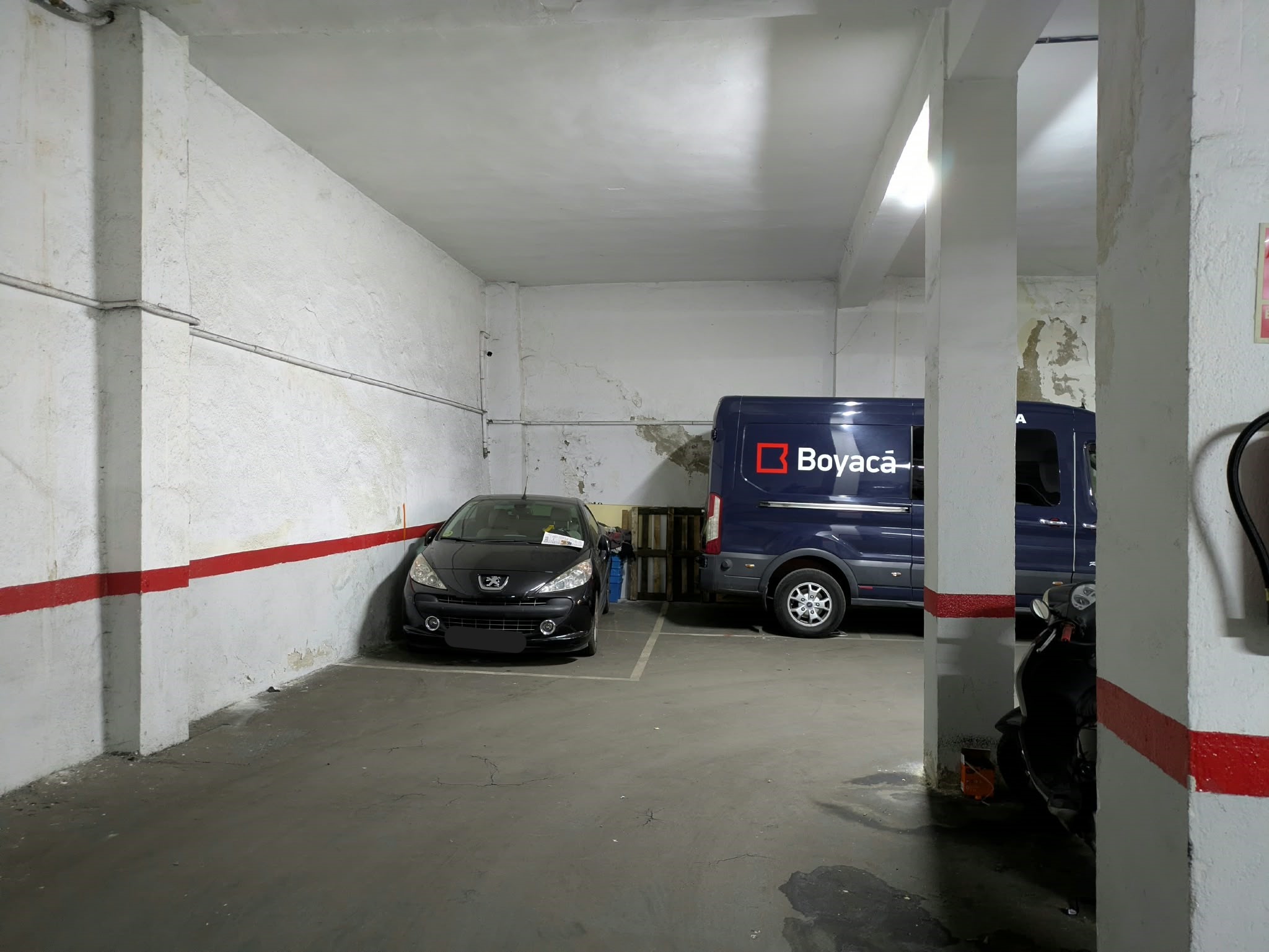 Fotografía 3 de parking-completo-a-la-venta-en-lucero-madrid