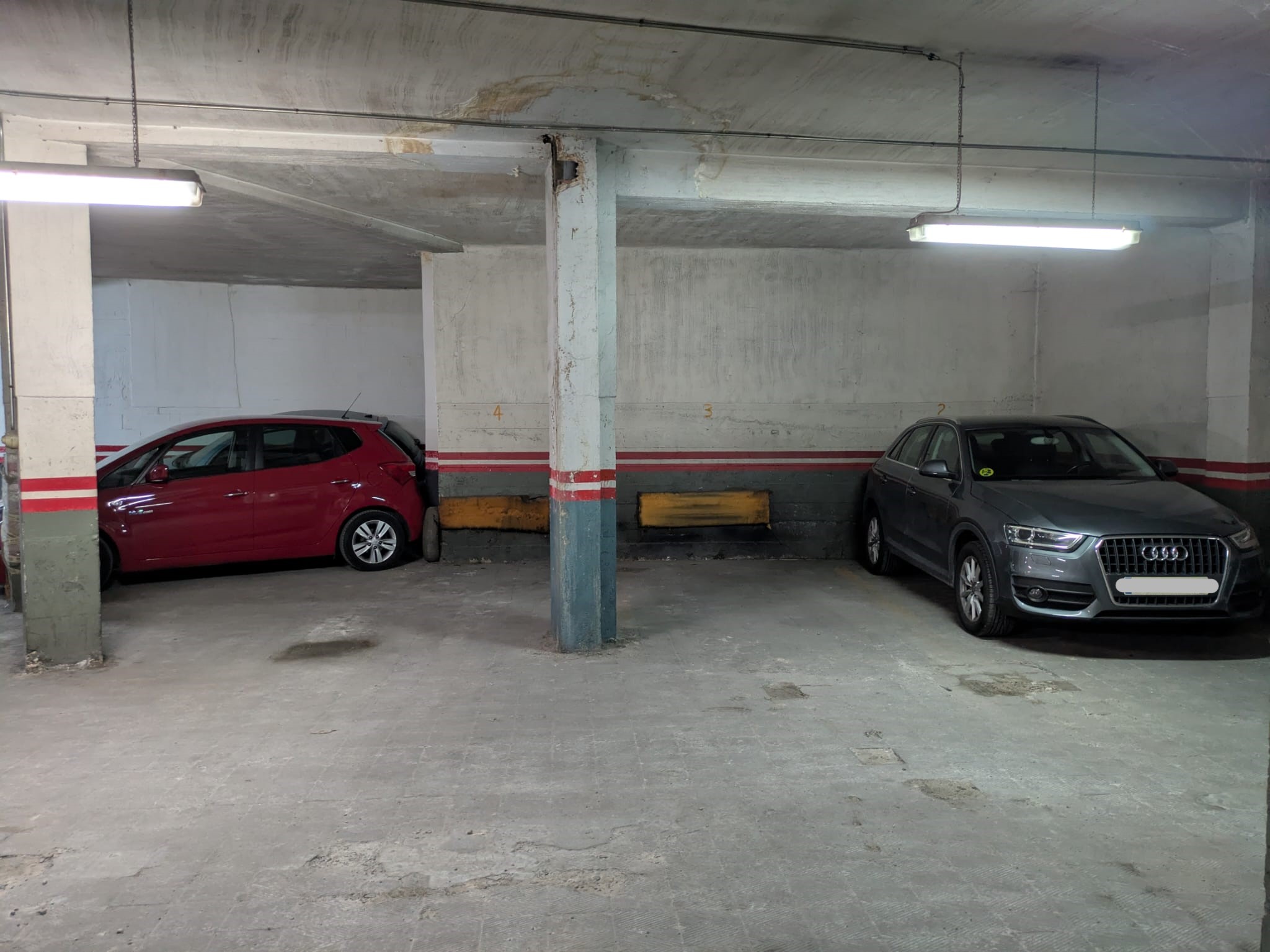 Fotografía 1 de venta-de-parking-entero-en-junto-al-hospital-gomez-ulla-madrid