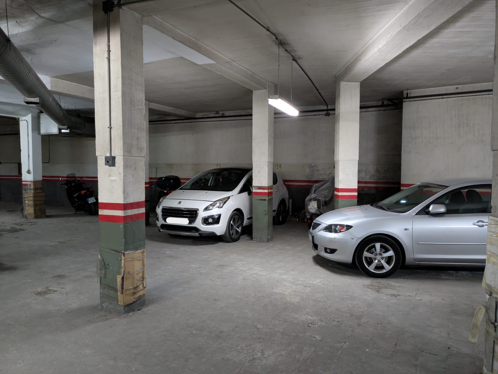 Fotografía 3 de venta-de-parking-entero-en-junto-al-hospital-gomez-ulla-madrid