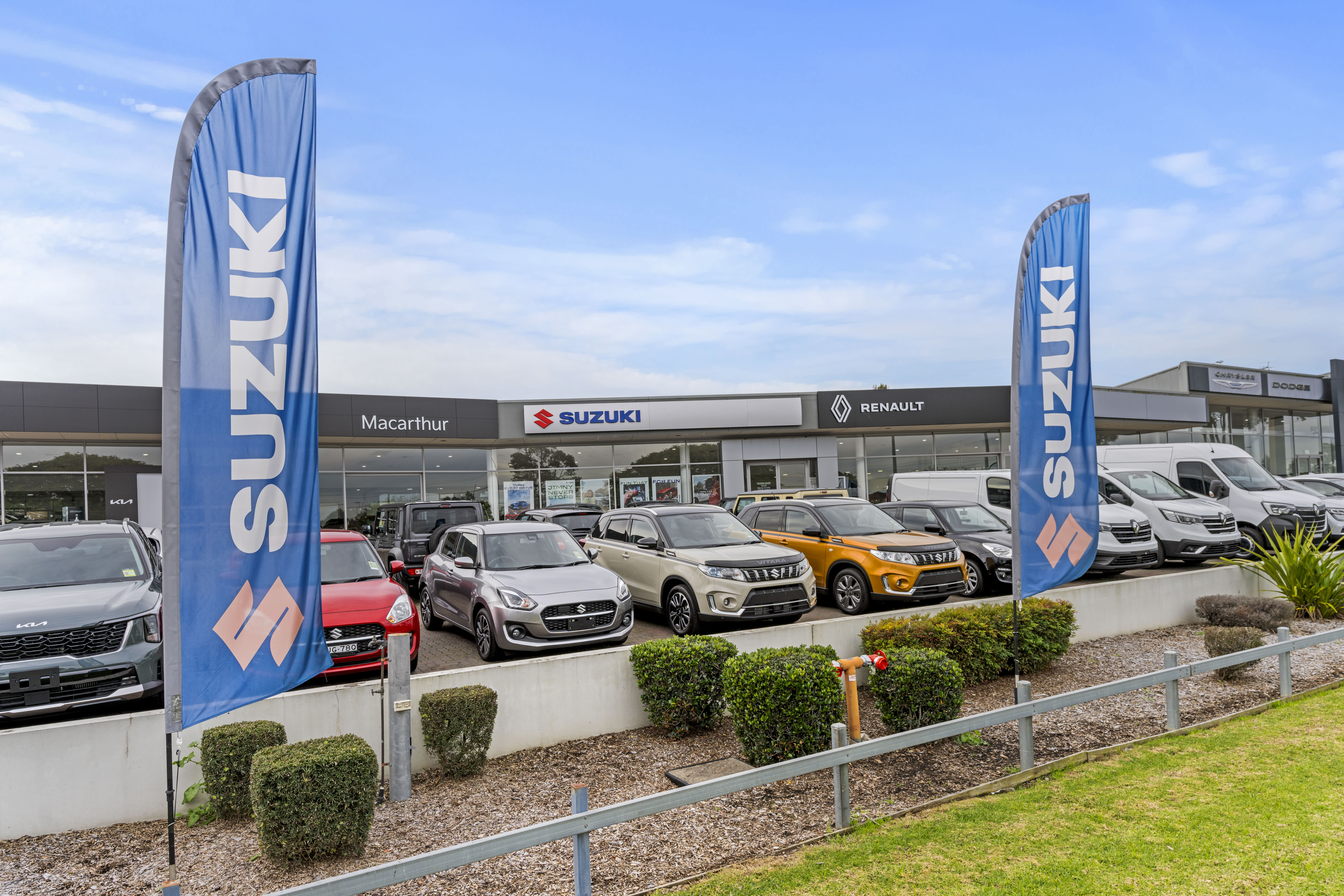 Macarthur Suzuki logo