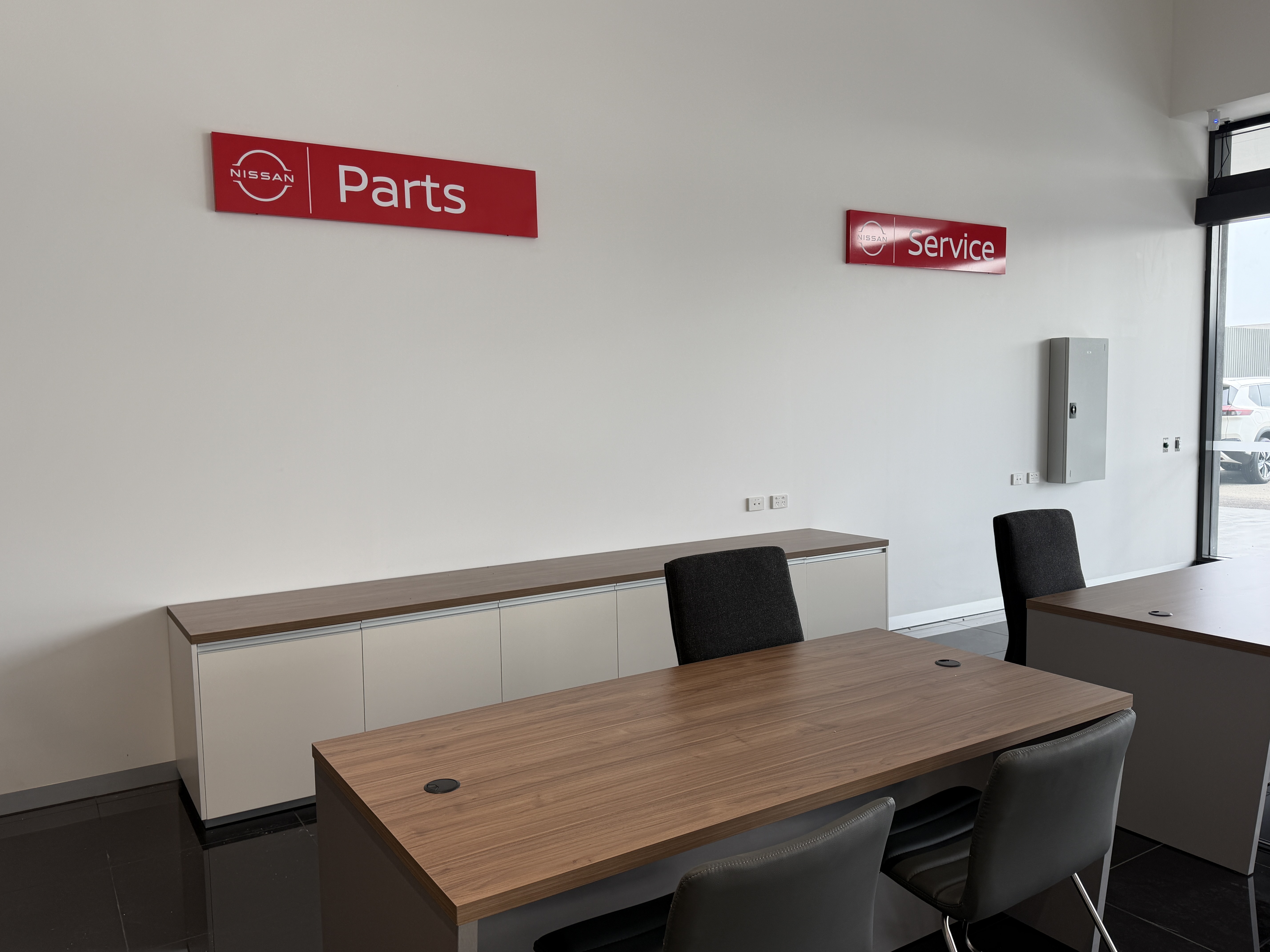 Nissan Spare Parts logo