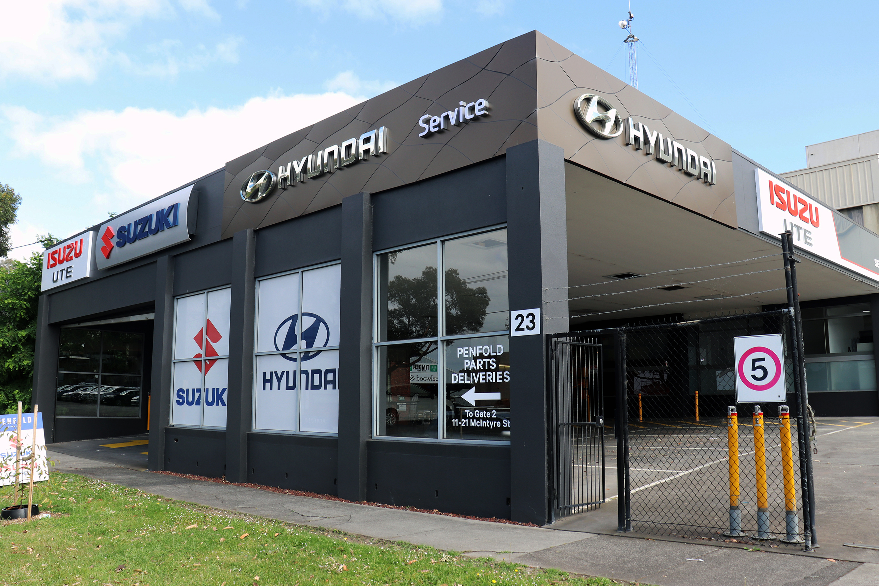 Burwood Hyundai  logo