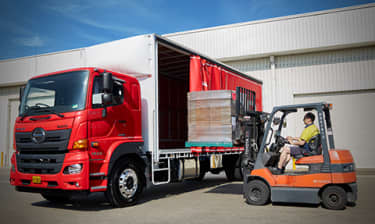 500 SERIES WIDE CAB. IT’S A GAME CHANGER Image