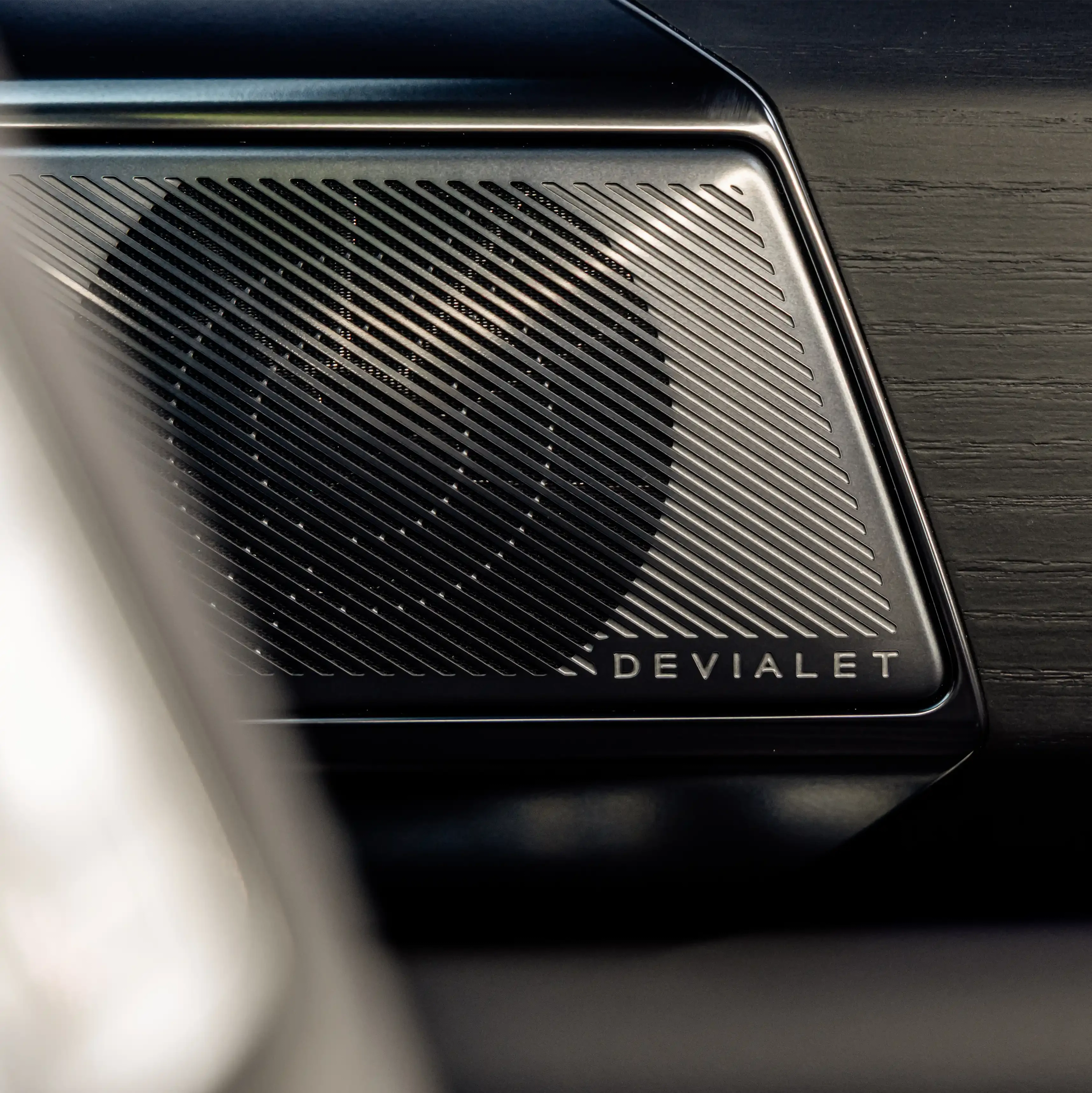 18 Speakers, 800 Watts