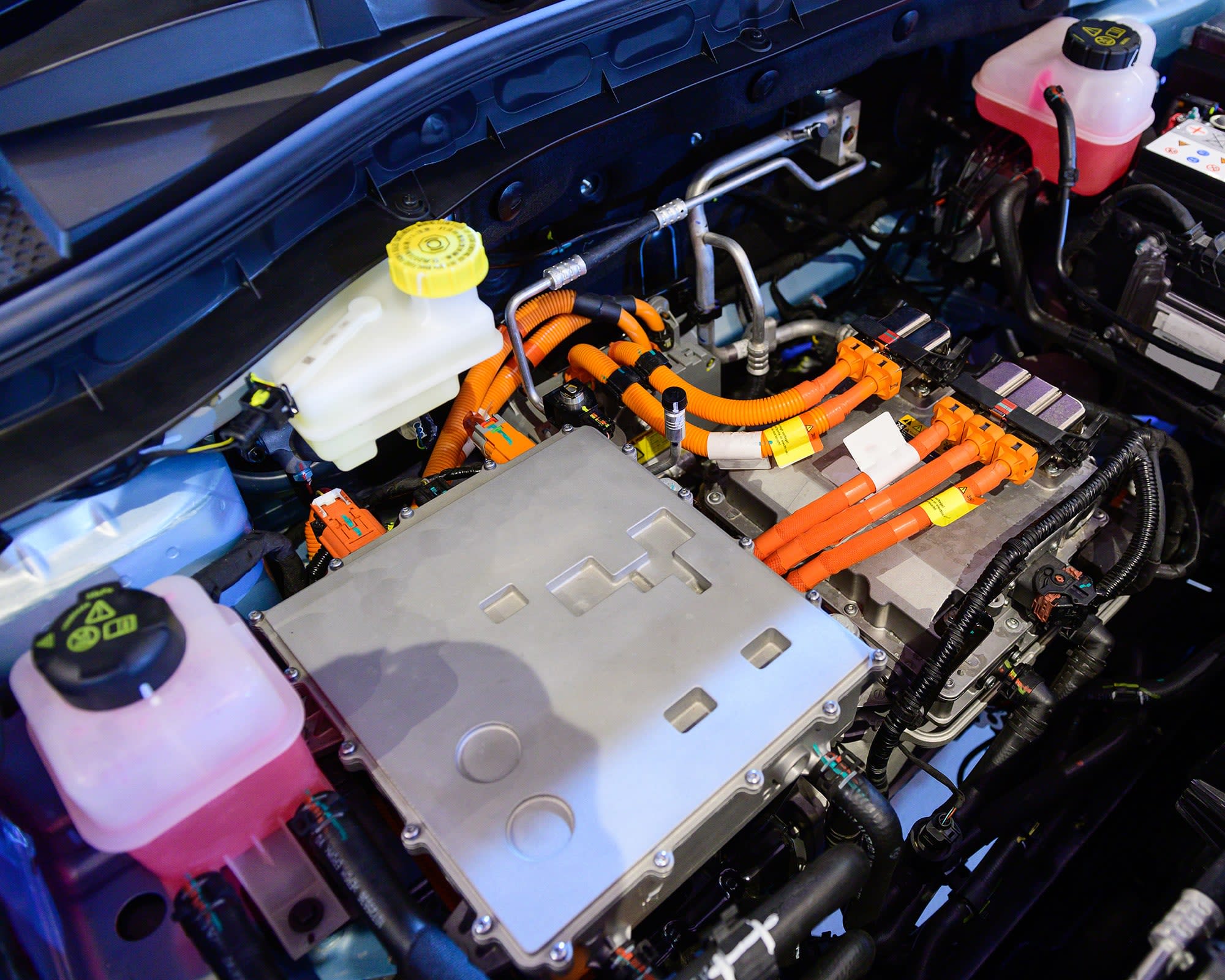 Battery Coolant and Auxiliary Battery Image