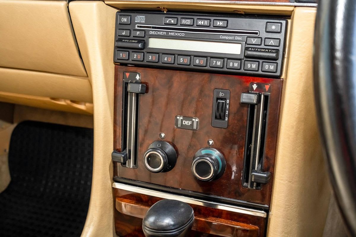 1988 Mercedes-Benz 560SL R107 For Sale in Brisbane