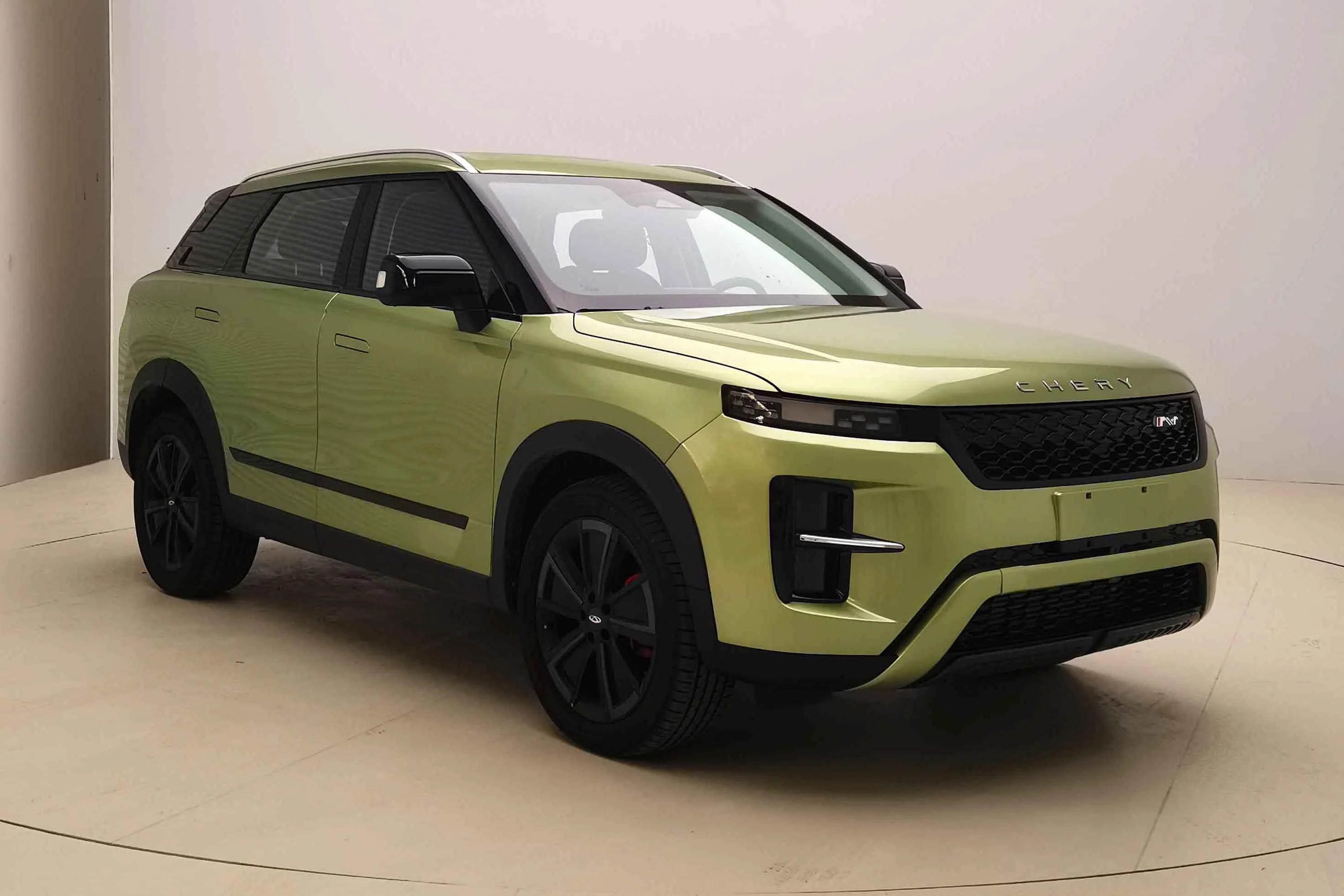 Is That a Range Rover Evoque? No, It's a Chery Tiggo 7 Sport featured image