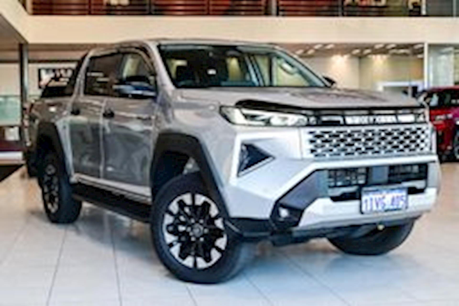 2025 Toyota HiLux 4x4 SR5 48V Diesel Double-Cab Pick-Up