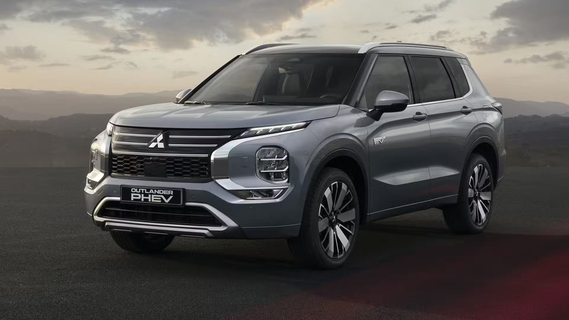 2025 Mitsubishi Outlander PHEV: Update with Enhanced Tech featured image
