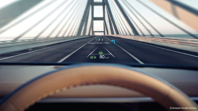 12” Head-Up Display Keep your eyes on the road. Essential driving information is projected onto the windshield, keeping it within the driver’s field of view.