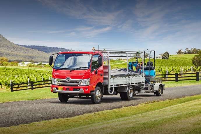 Hino 300 Series: The perfect upgrade for any trade featured image