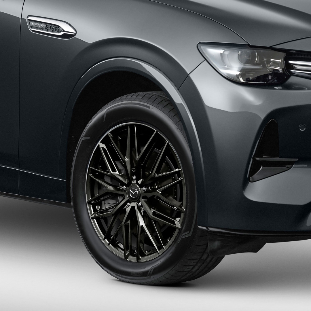 CX-60 18 INCH GRAPHITE ALLOY WHEEL