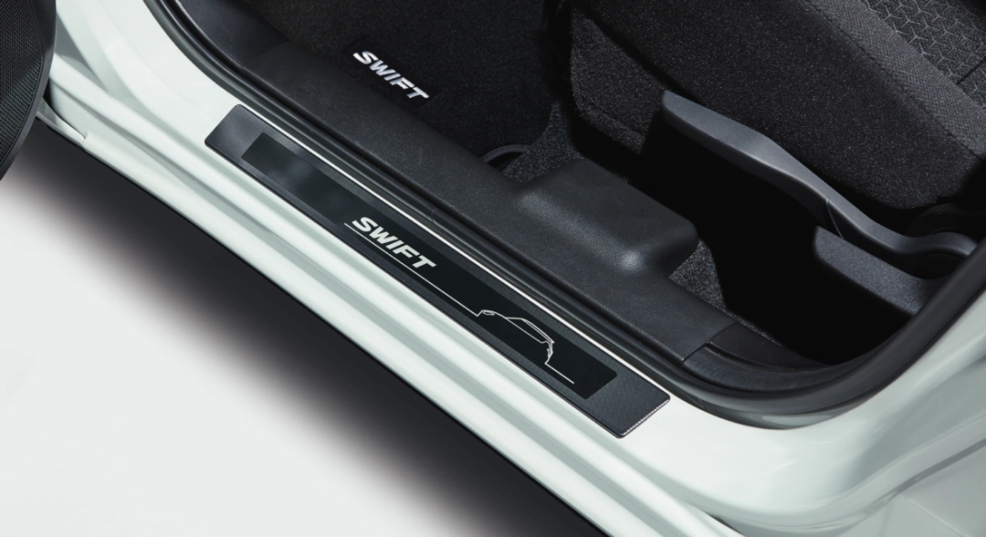 Side Sill Scuff Black, Swift Logo