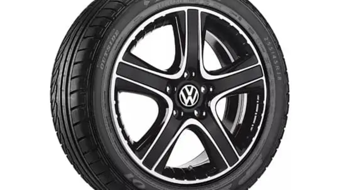 Black dakar alloy wheel