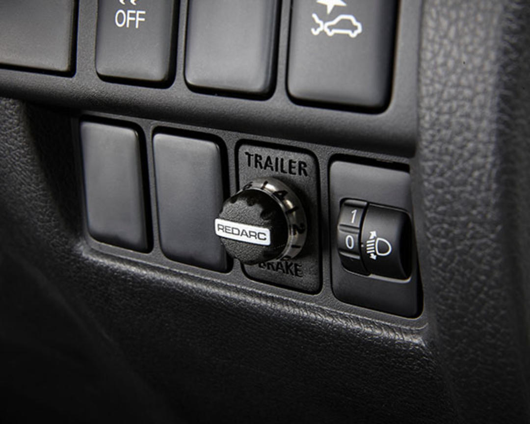 Electric brake controller with harness (REDARC)