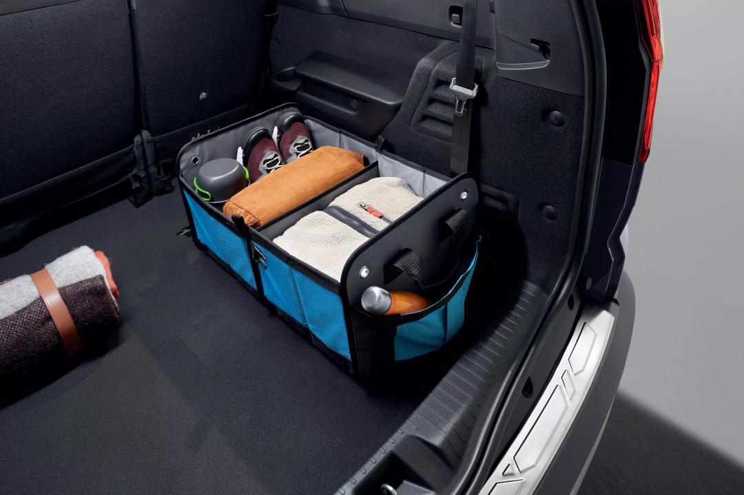 compartmentalised boot storage box