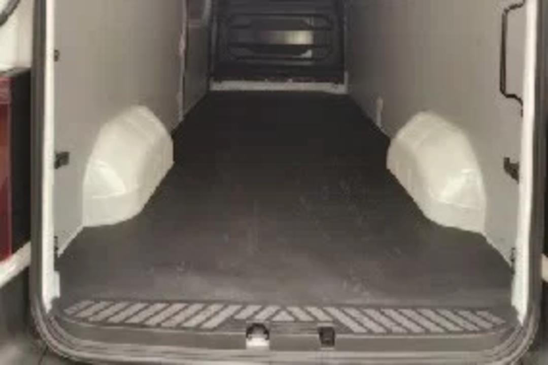 premium rubber cargo mat - L3