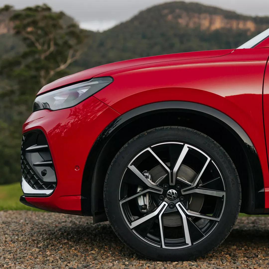  18'' Rockingham alloy wheel