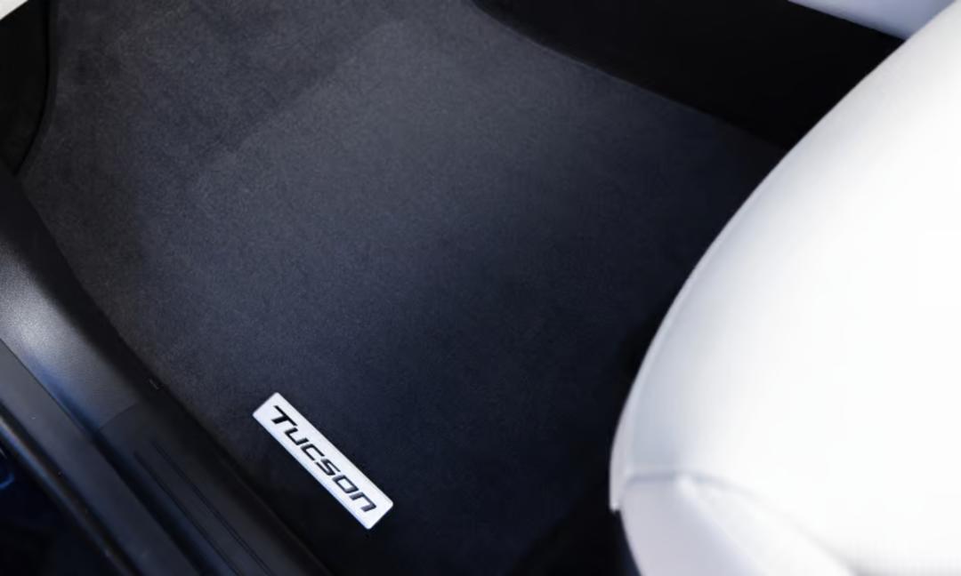 Tailored carpet floor mats (set of 4)