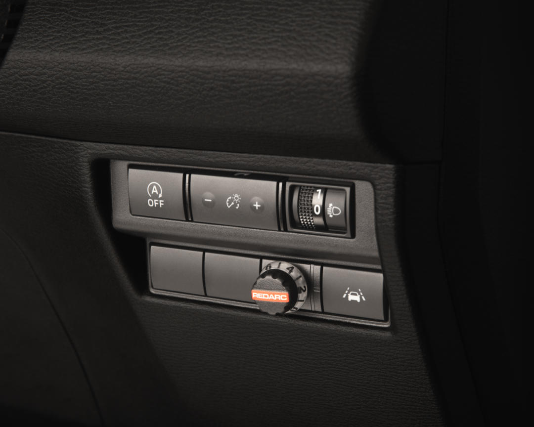 Electric brake controller with harness (REDARC)