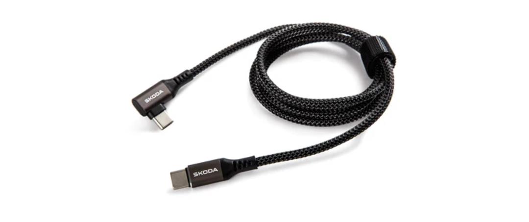 USB-C to USB-C connecting cable