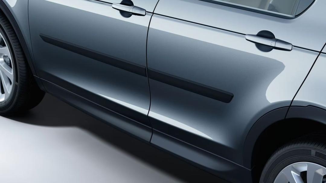 Body Side Mouldings - Black finish