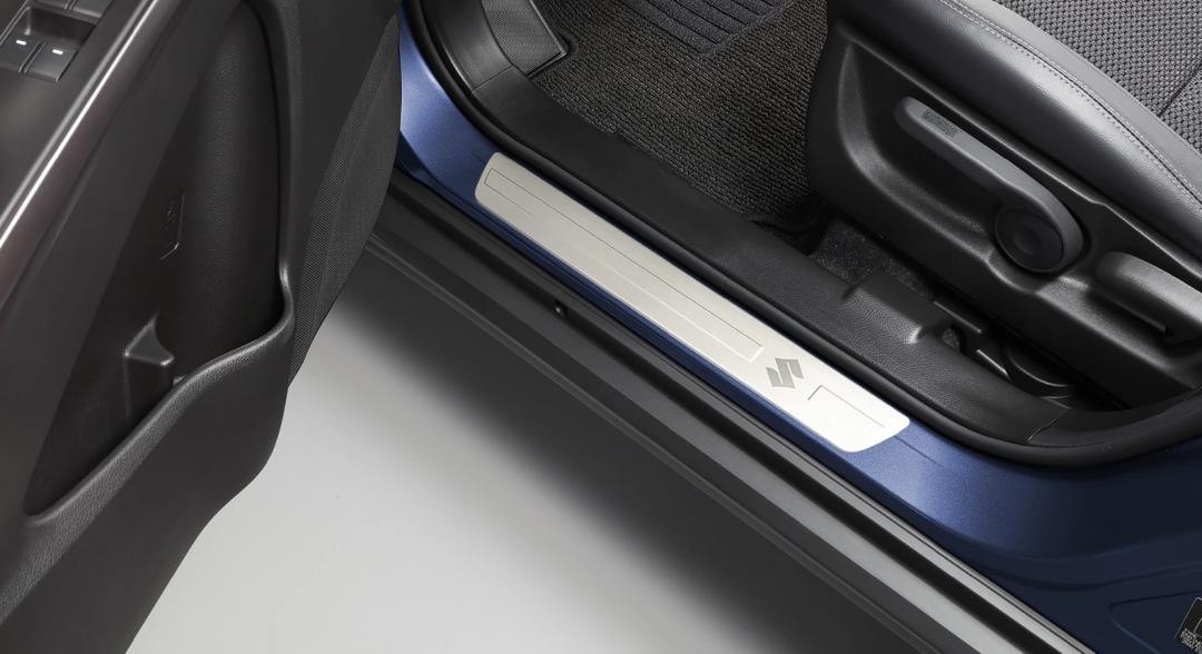 S-Cross - Aluminium Side Sill Scuff Set