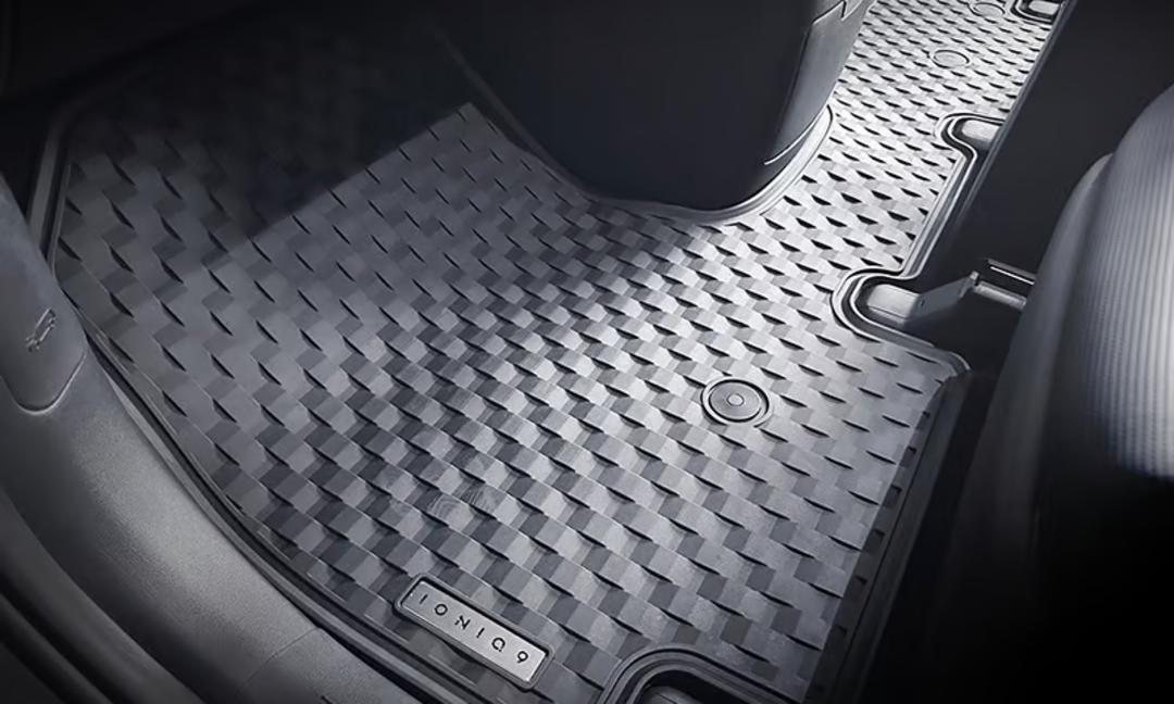 Tailored rubber floor mats | 6 seat