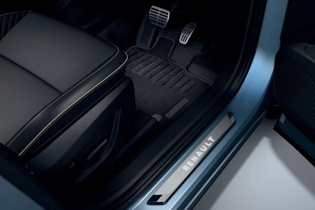 Renault illuminated door sills