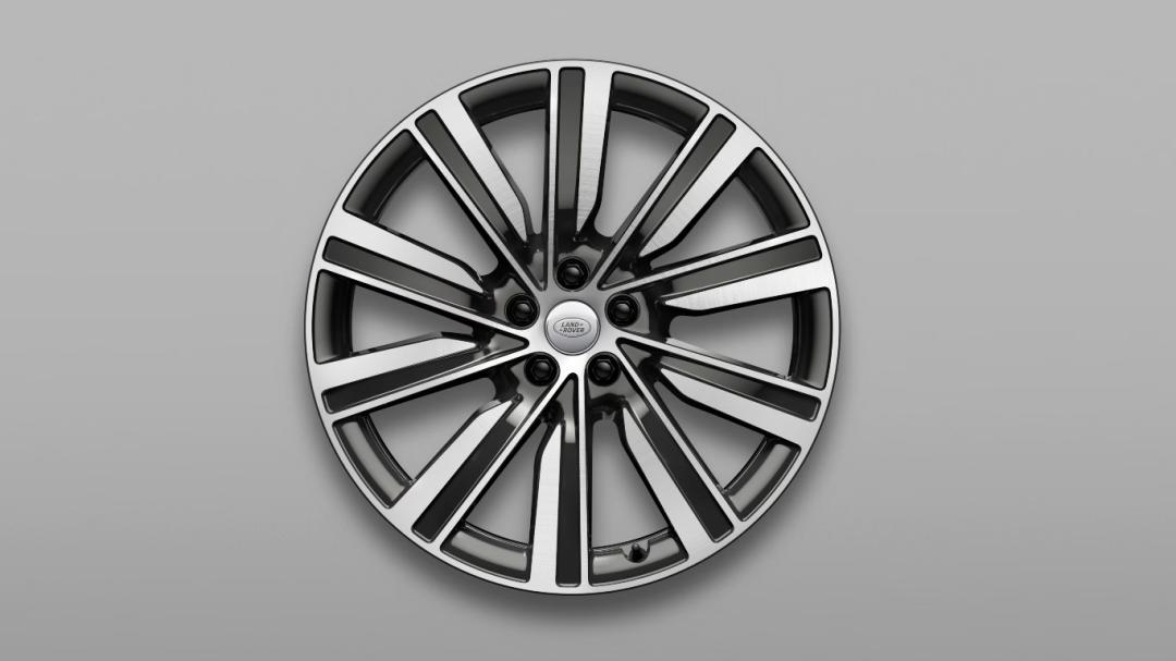 22" Style 1073, Diamond Turned with Dark Grey contrast