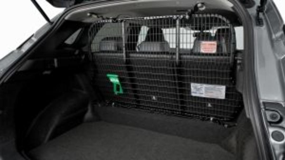 CARGO BARRIER - BEHIND SECOND ROW