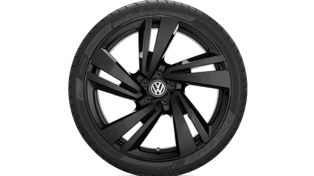 20" Nevada alloy wheel