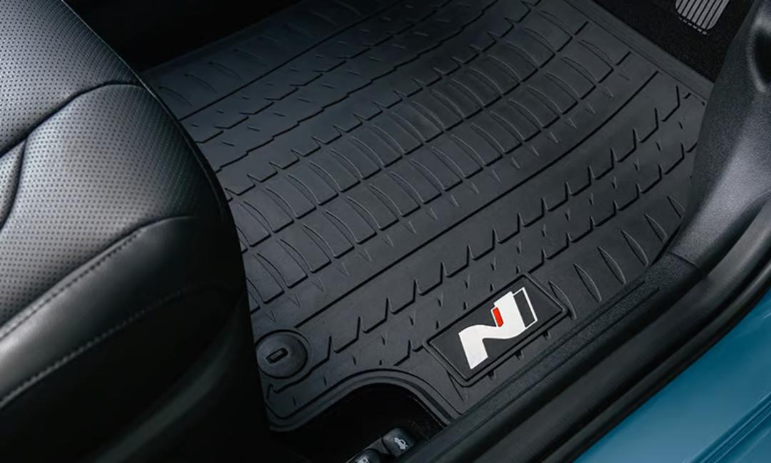 Tailored rubber floor mats (set of 4)