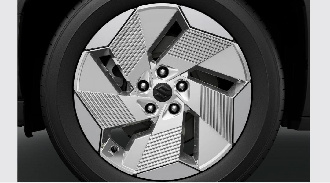 e VITARA Alloy Wheel Garnish Satin Silver Set of 4