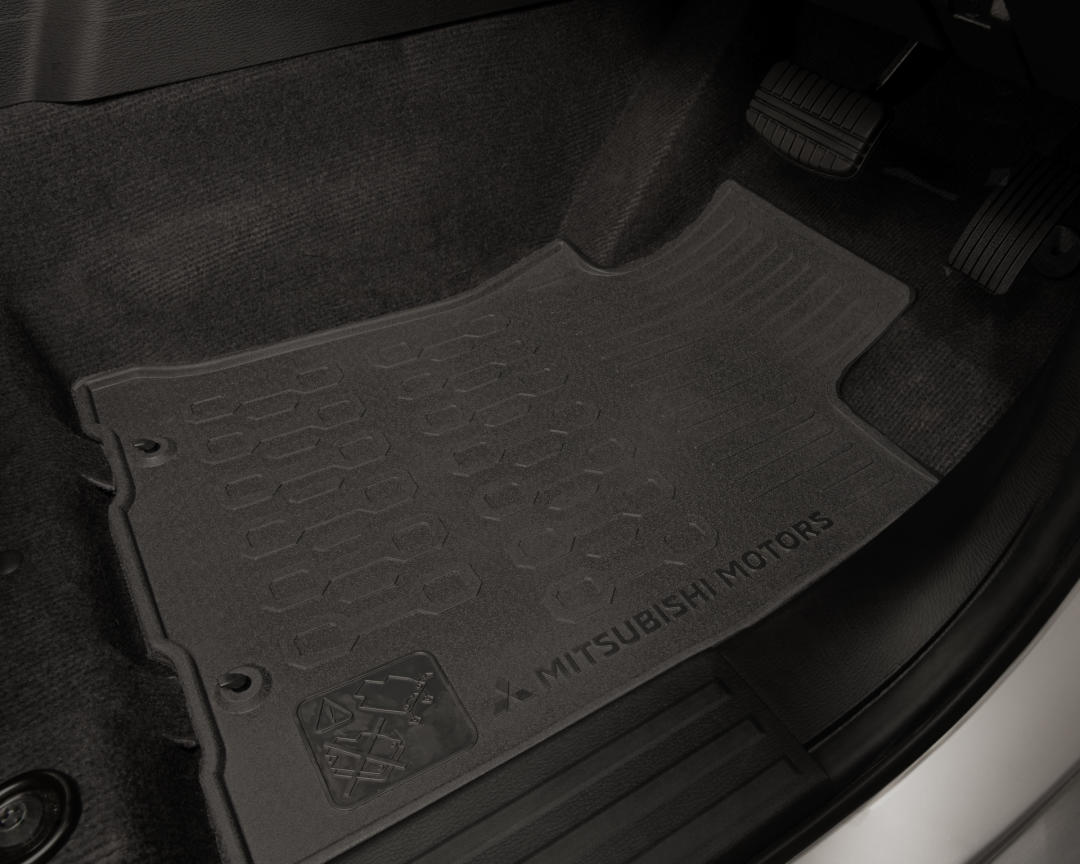 Rubber Mats with Low Edge - Double Cab