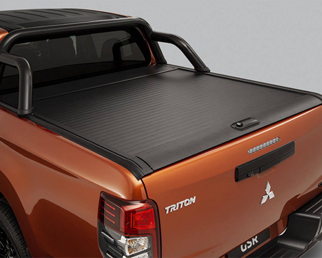 Roll top tonneau cover - black
